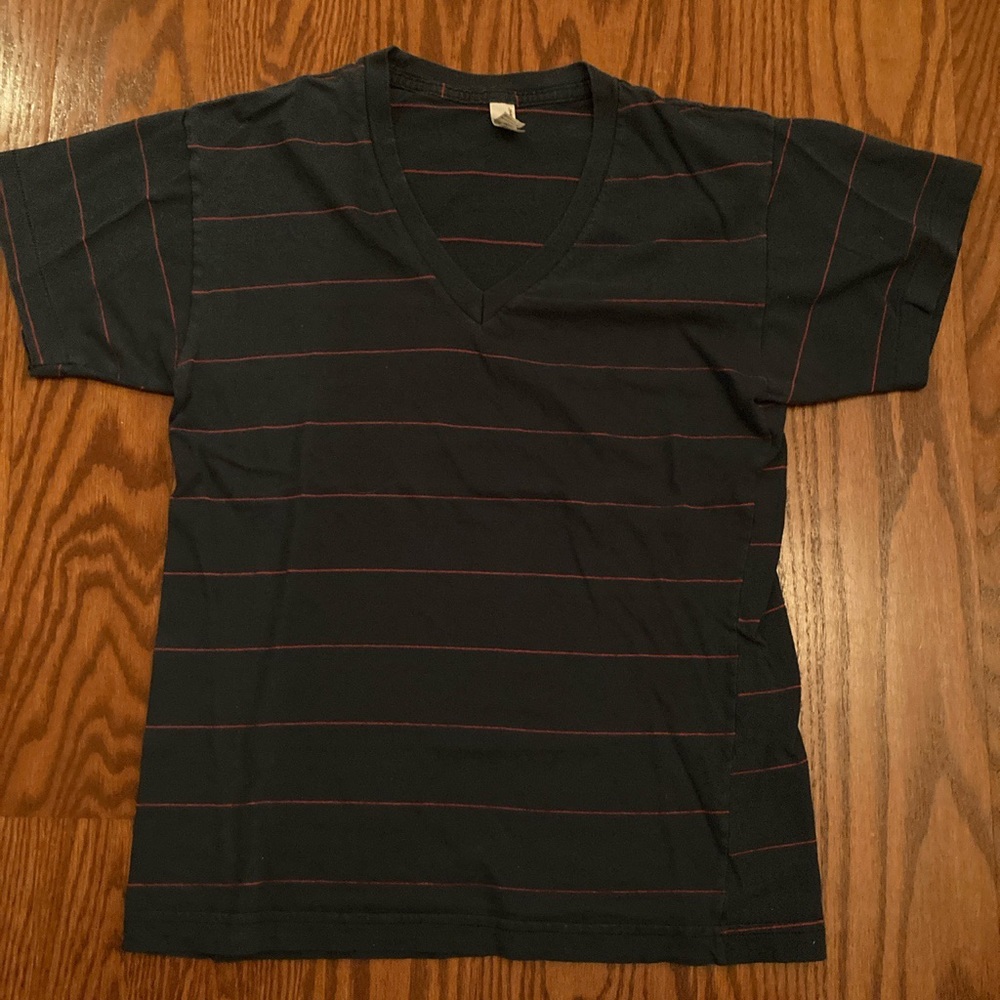 V neck tee - Picture 2 of 2